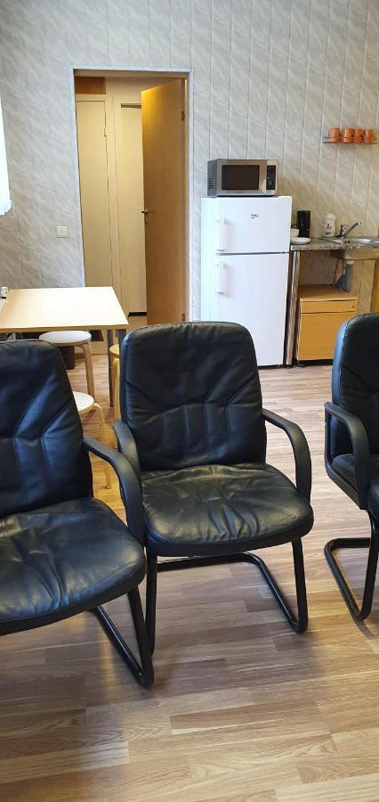 Maenniku Jk Hostel Tallinn Bagian luar foto