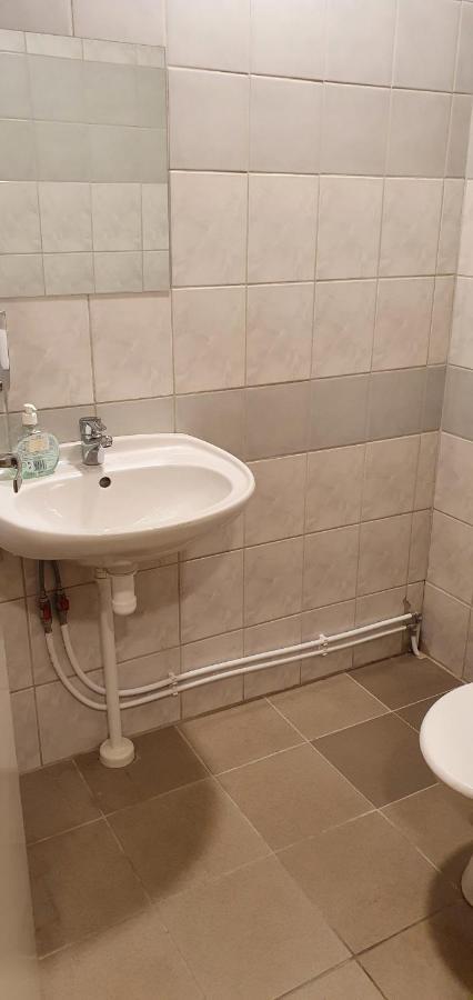 Maenniku Jk Hostel Tallinn Bagian luar foto